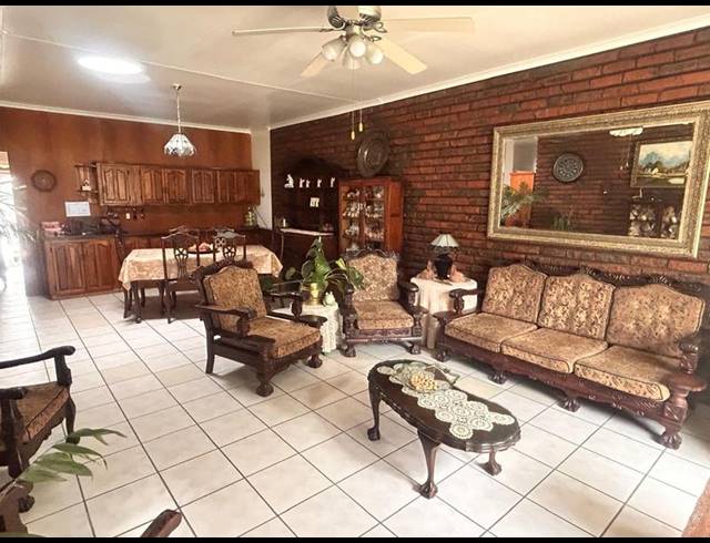 3 BEDROOM TOWNHOUSE FOR SALE IN MEYERVILLE